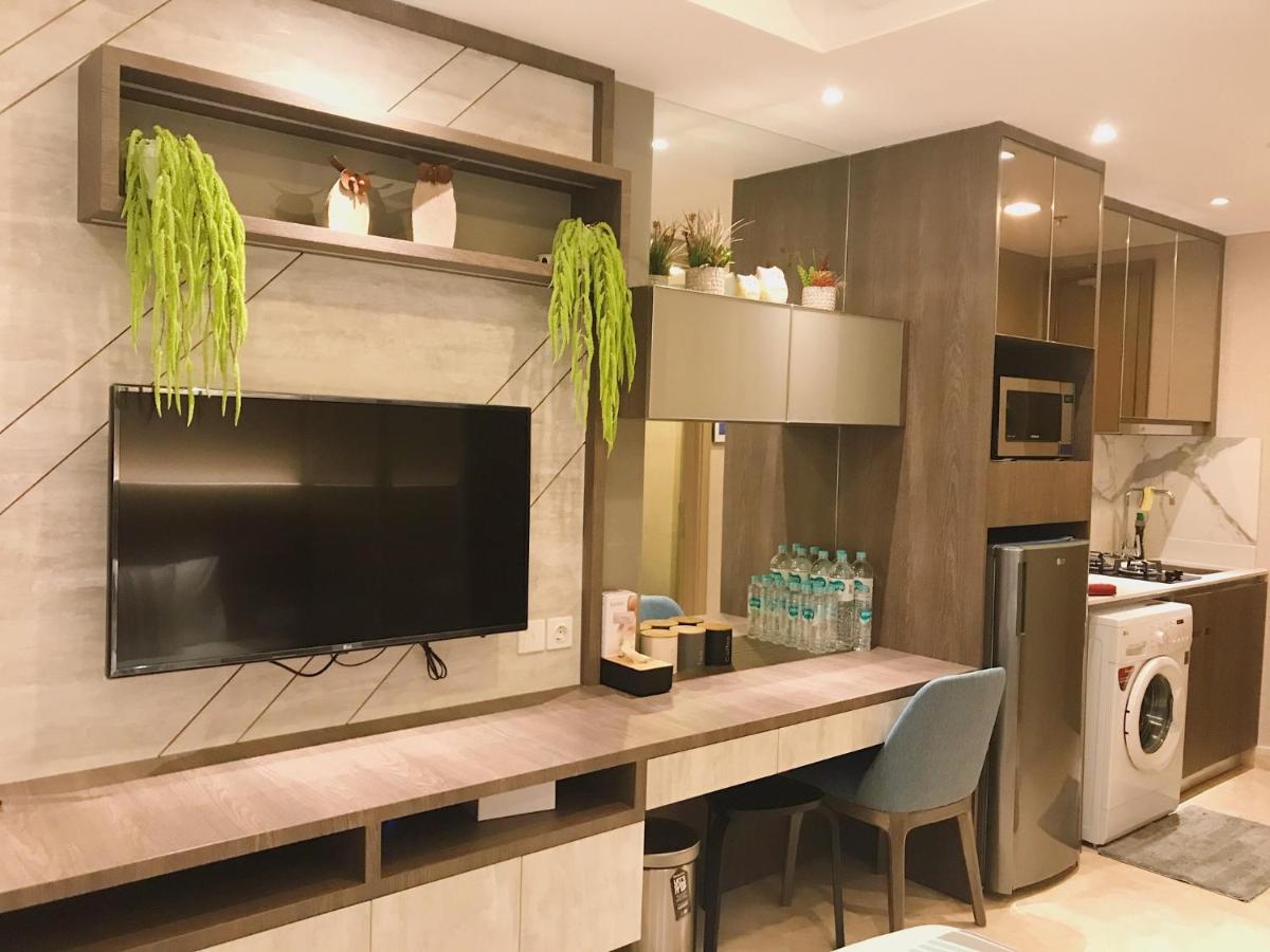 Suitetrails - Gold Coast PIK Sea View Apartments by LongeSuites