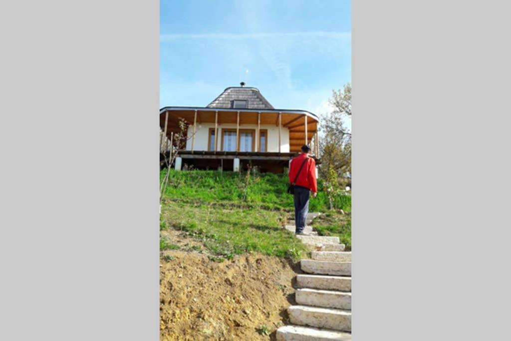 Wooden cottage - pure nature, peace and rest - Housity