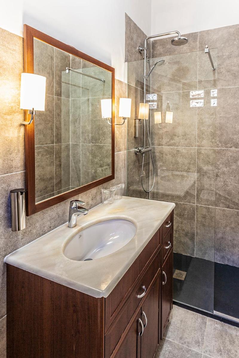 Un baño de Hotel Spa Salinas de Imón
