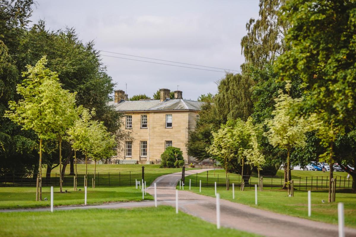 Saltmarshe Hall - Housity