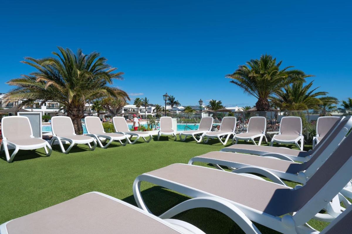 Piscina en o cerca de ILUNION Costa Sal Lanzarote