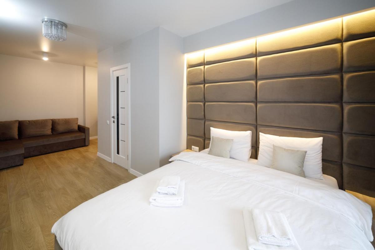 New Point in the Centre - Housity