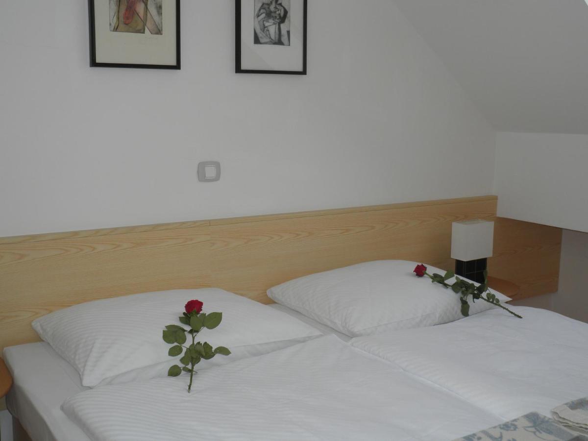Apartments and Rooms Oliviers - Housity