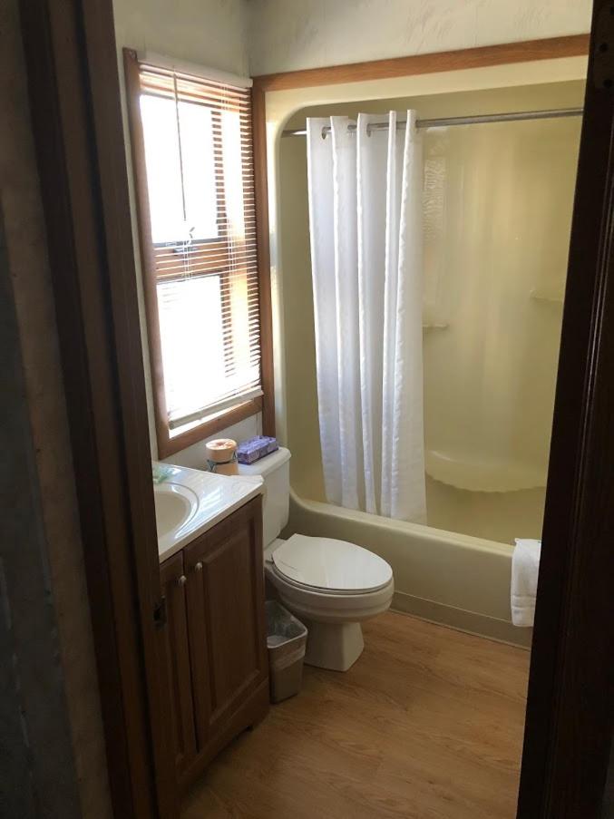 Sea Spray Motel - Housity