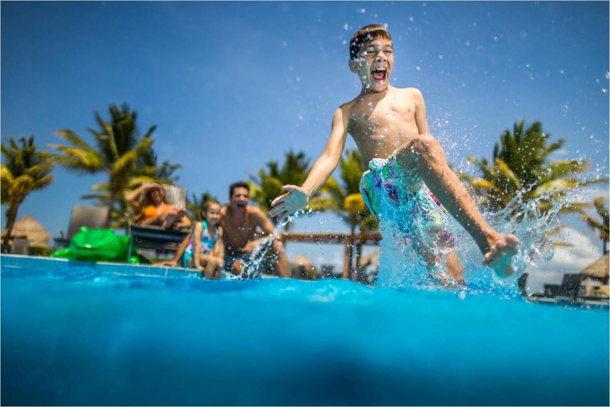 BlueBay Grand Esmeralda-All Inclusive - Housity