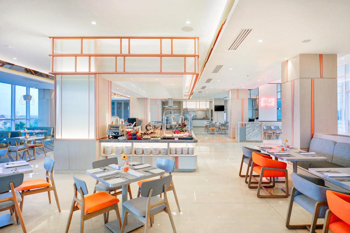 HARRIS Hotel & Conventions Bundaran Satelit Surabaya - Housity