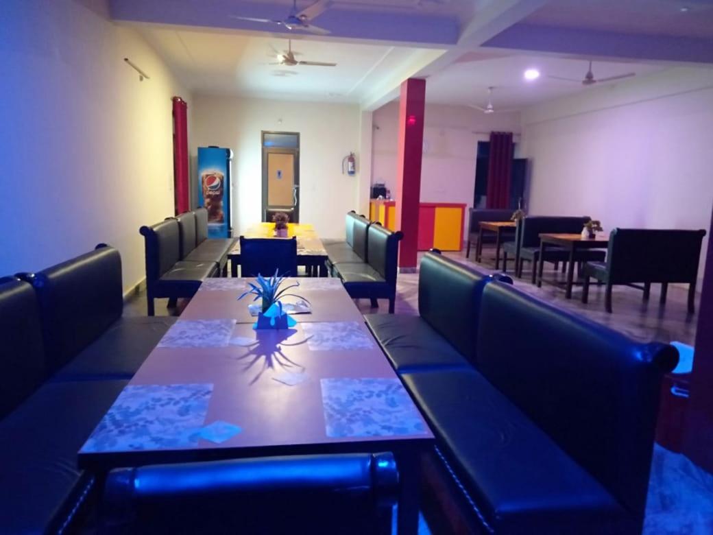 Hotel the Ideal - Housity