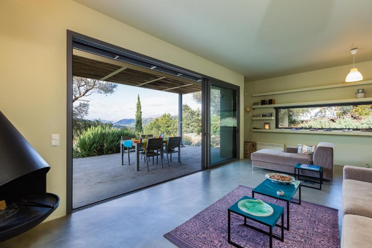 Suitetrails - Tessera Villa, majestic countryside, By ThinkVilla