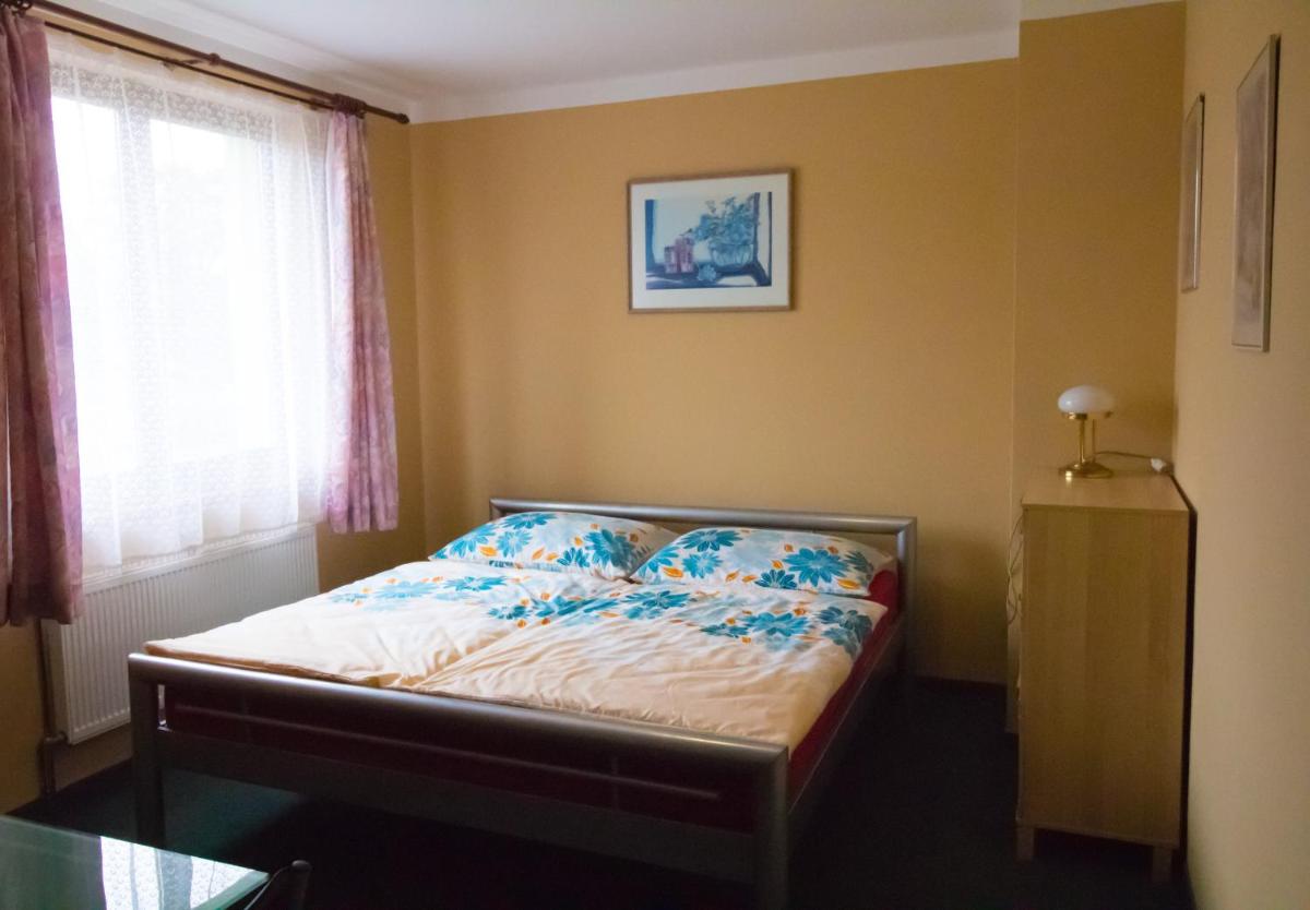 Pension Jezdecké centrum Kočík - Housity