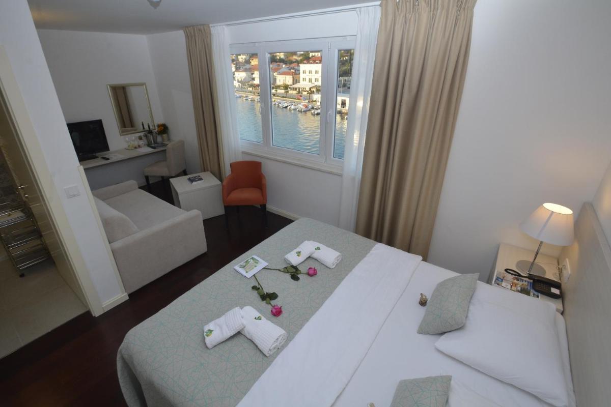 Hotel Borovnik - Housity