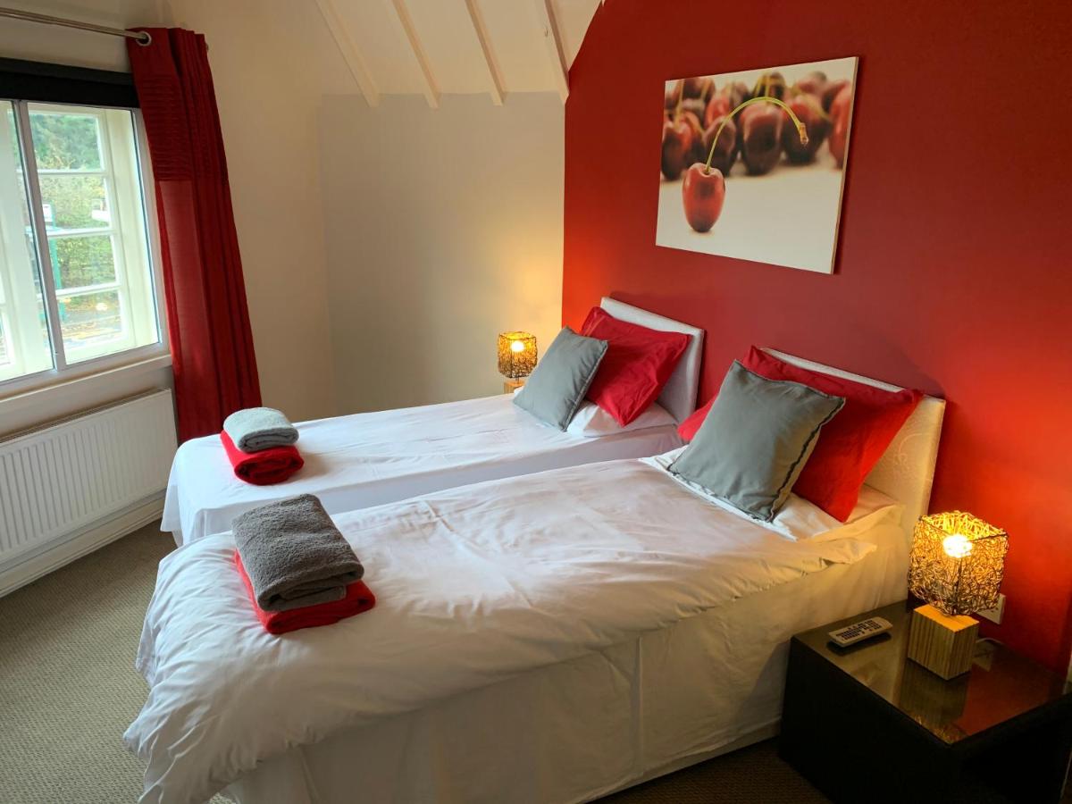 Royal Forester Country Inn - Housity
