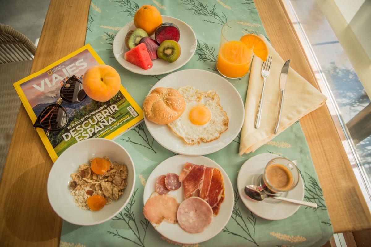 Comida en o cerca de este hotel