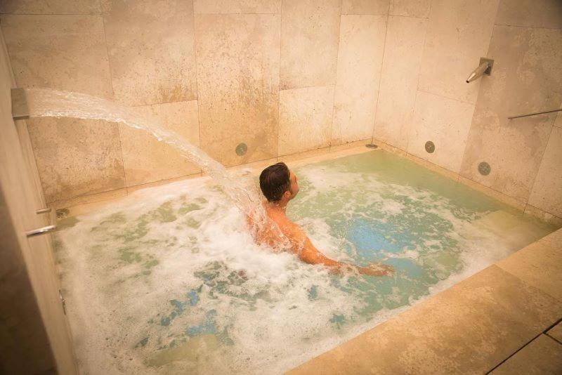 Clientes alojados en Hotel Mas Bosch 1526