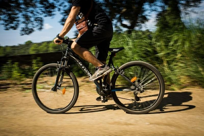 Montar en bicicleta en Hotel Mas Bosch 1526 o alrededores