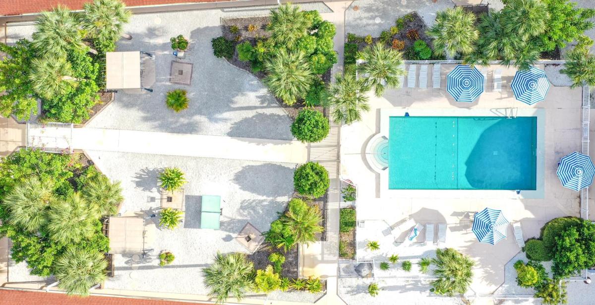 Suitetrails - Island Sun Inn & Suites - Venice, Florida Historic Downtown & Beach Getaway