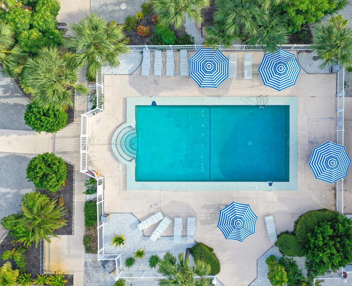 Suitetrails - Island Sun Inn & Suites - Venice, Florida Historic Downtown & Beach Getaway