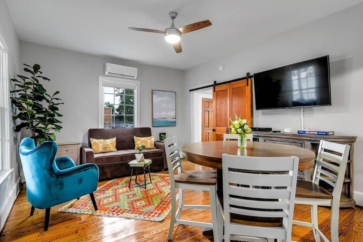 McKenize Guest House: Inks Suite 1 BD, 1BA - Housity