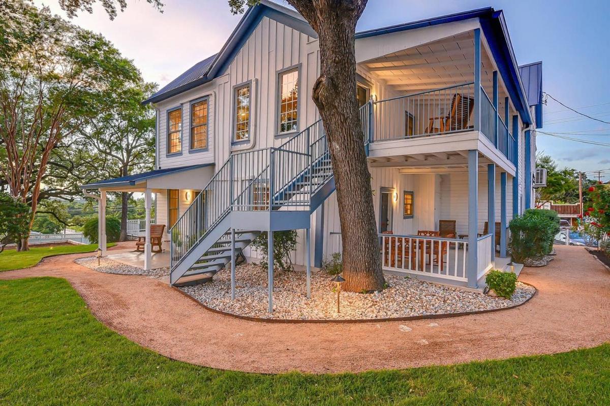 McKenize Guest House: Inks Suite 1 BD, 1BA - Housity