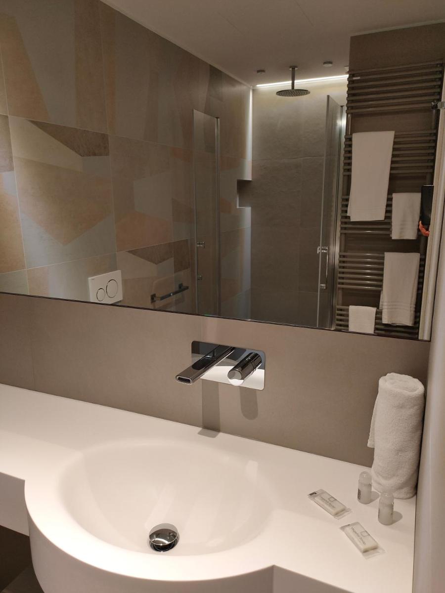 Albergo Baschera - Housity