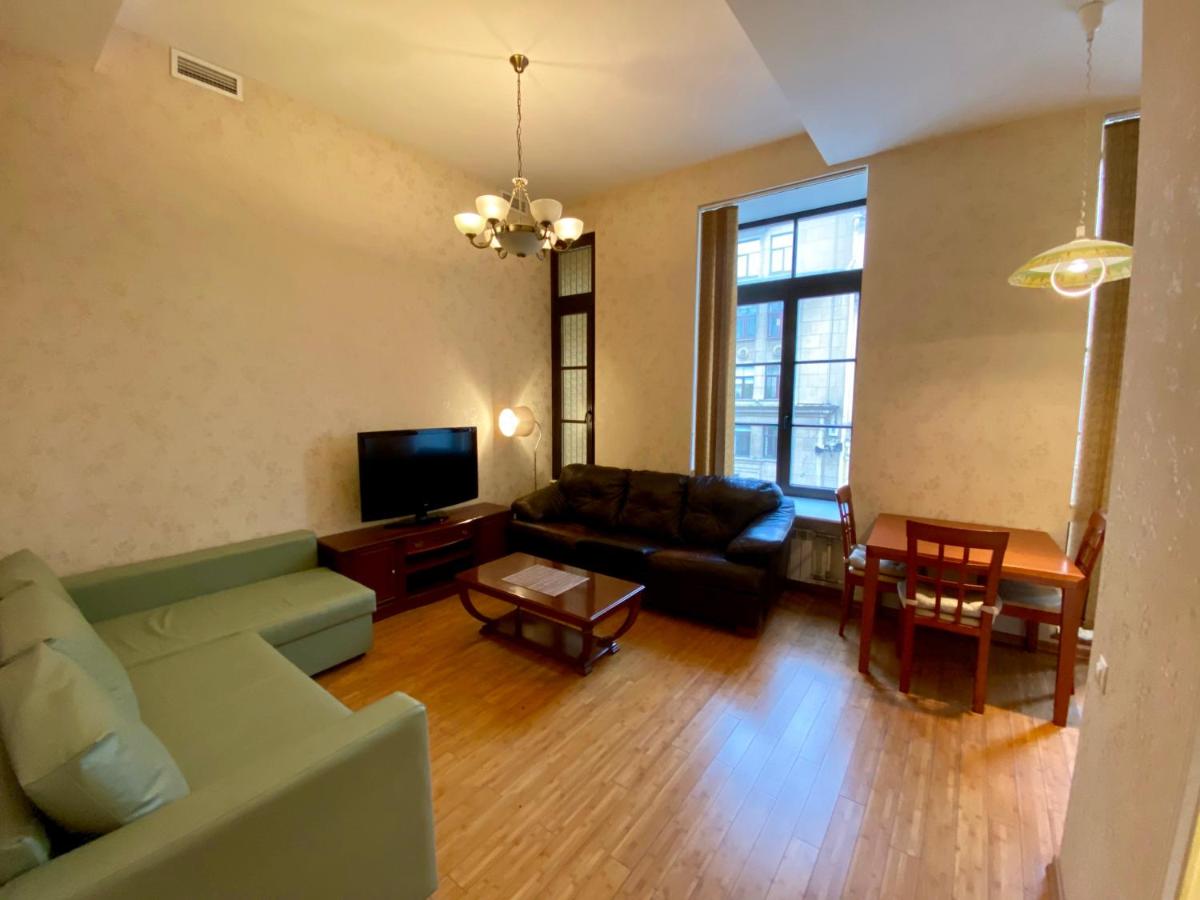 Apartment on Nevsky prospect 13 - Housity