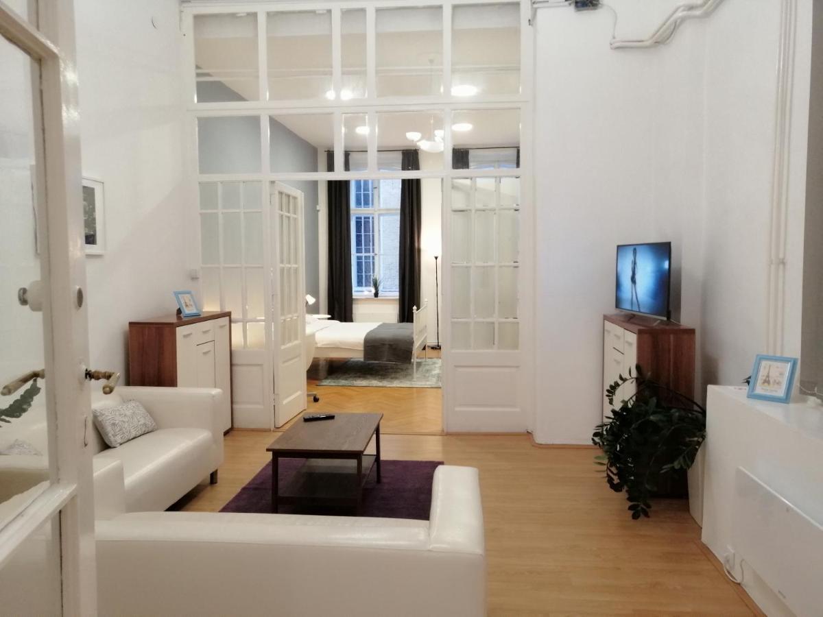 FilinHome Zmaj Jovina Suite - Housity