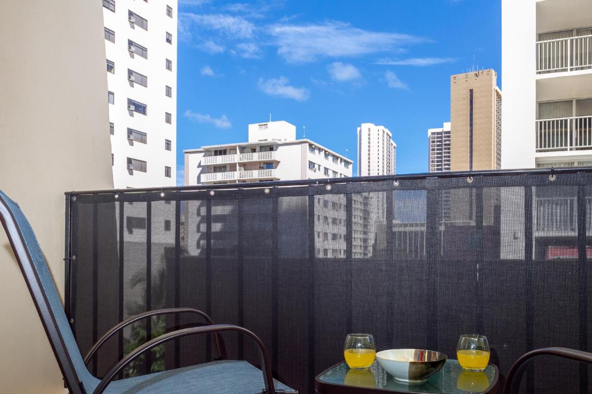 Cozy Studio at Bamboo Hotel Close to Waikiki Beach - Housity