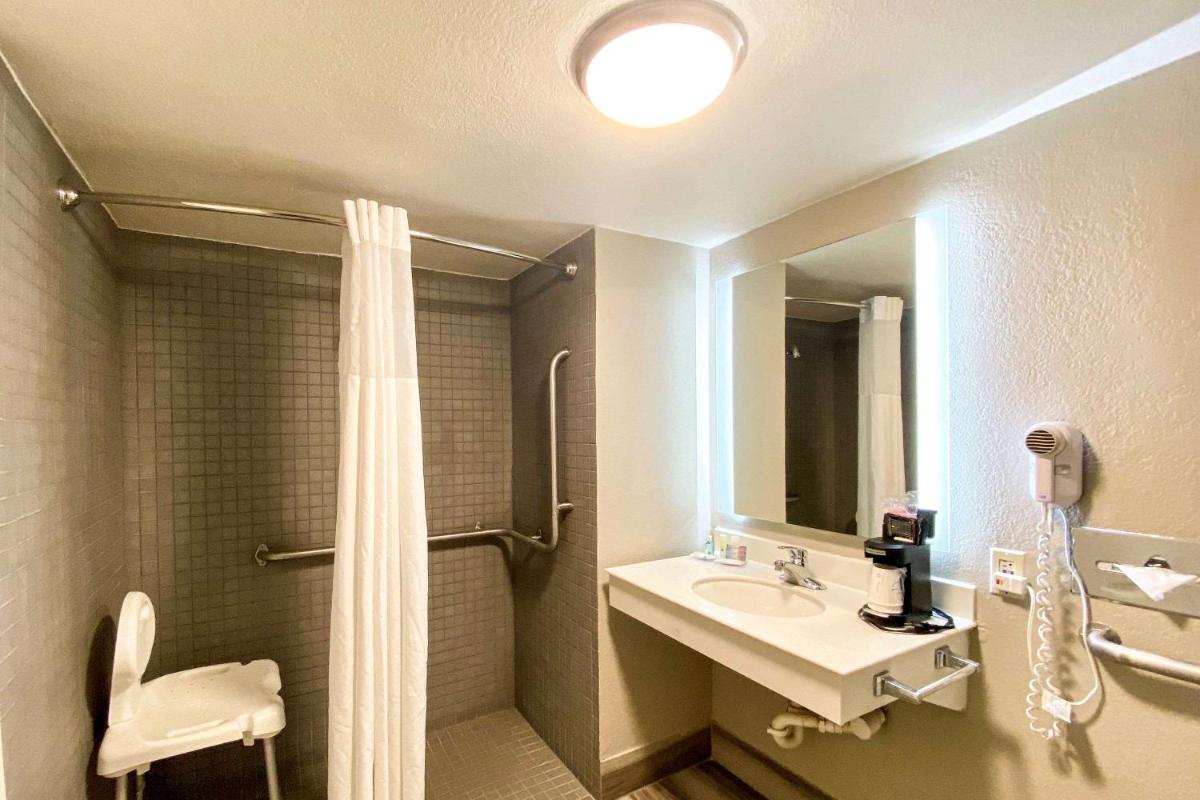 Quality Inn Harlingen - Housity