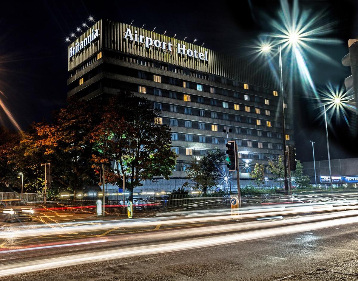 Airport Hotel Manchester - Housity