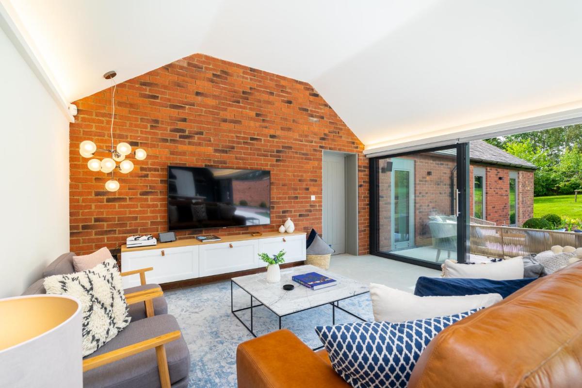 The Barn : Luxury Indoor/Outdoor Countryside Bliss - Housity