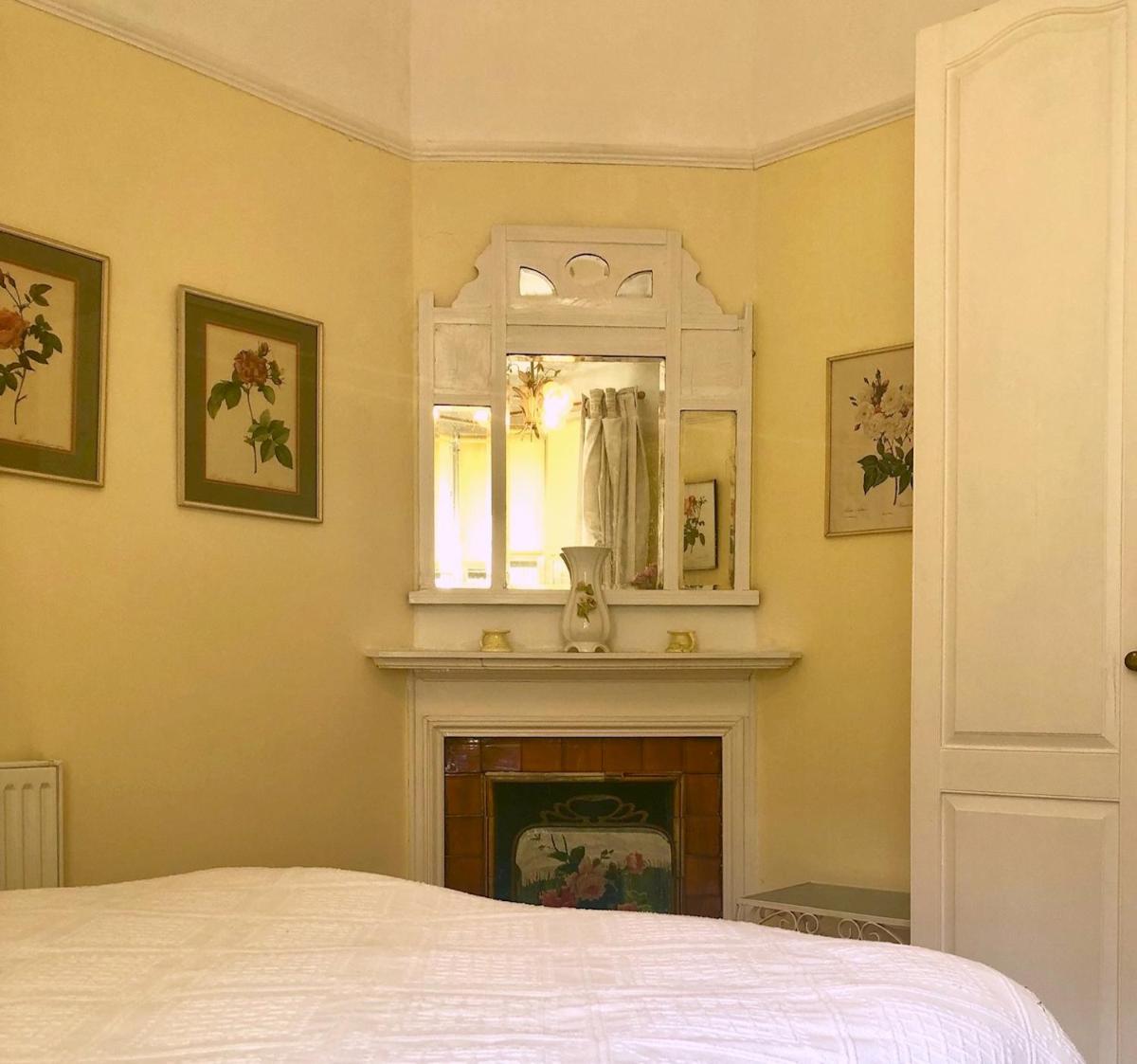 Lauras Townhouse Apartments Erte's Atelier - Housity