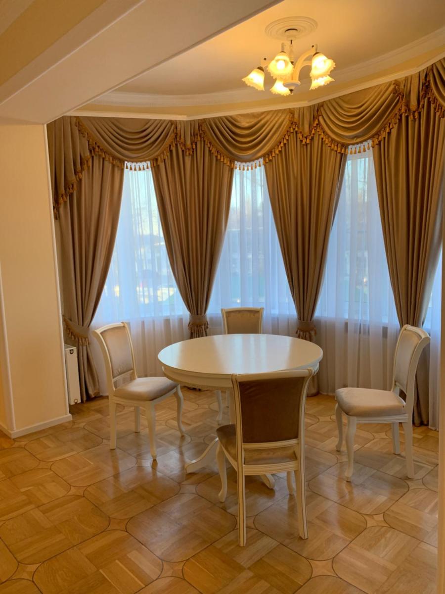Hotel Versal - Housity