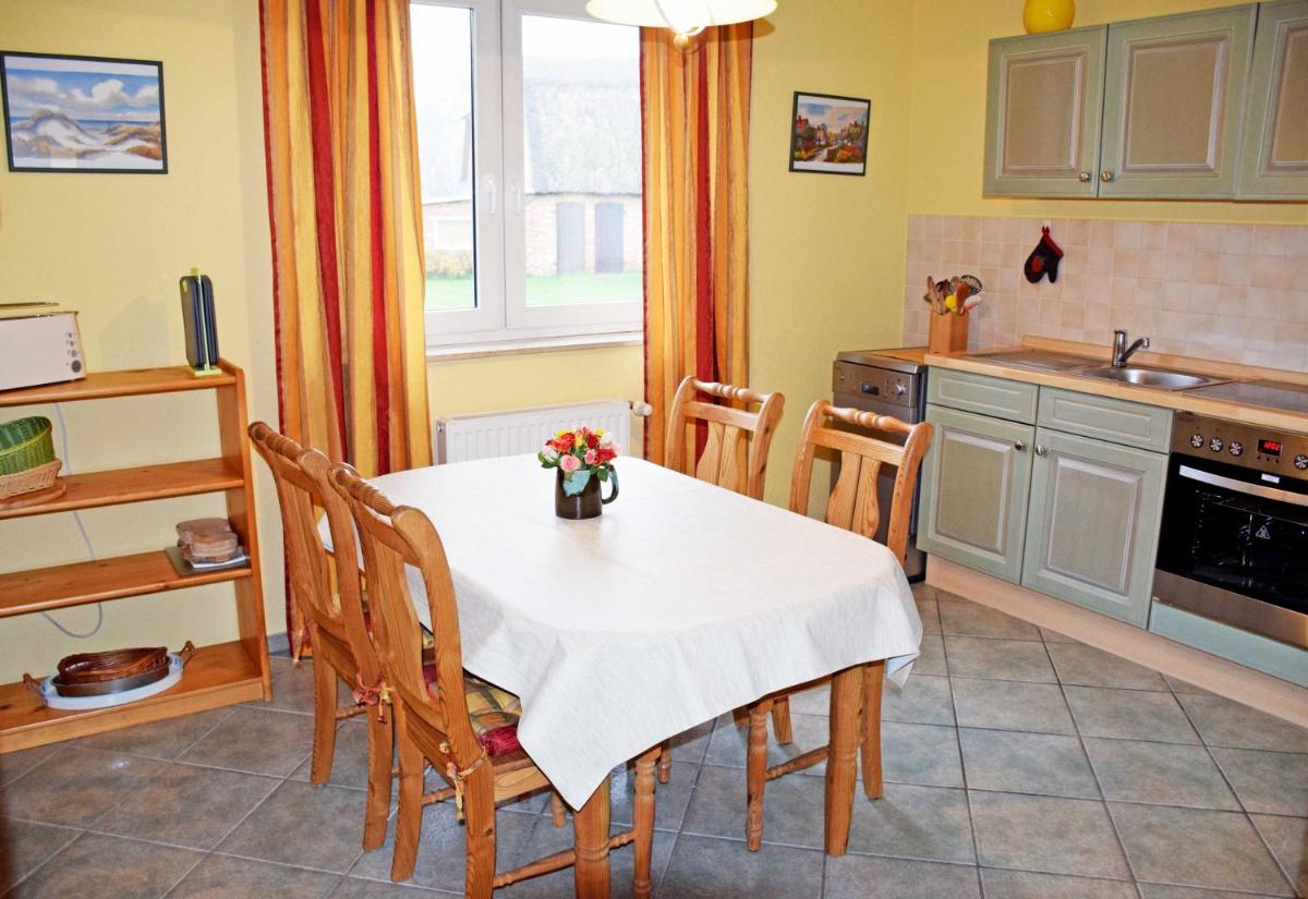 Ferienhaus Sabine mit Kamin und So - Housity