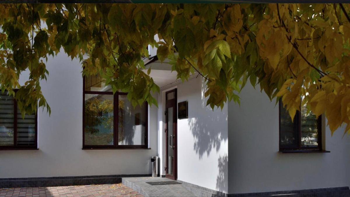 Sem Uglov - Housity