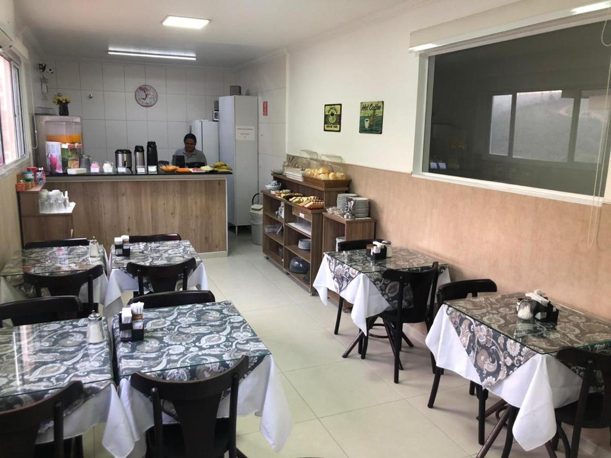Hotel Araçari - Housity