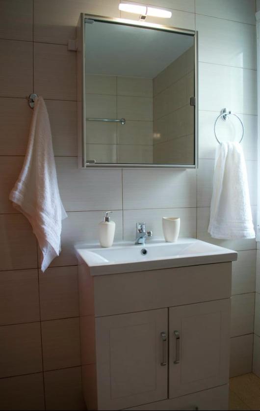 SUNNY CENTRAL LUXURY APARTMENT - Housity