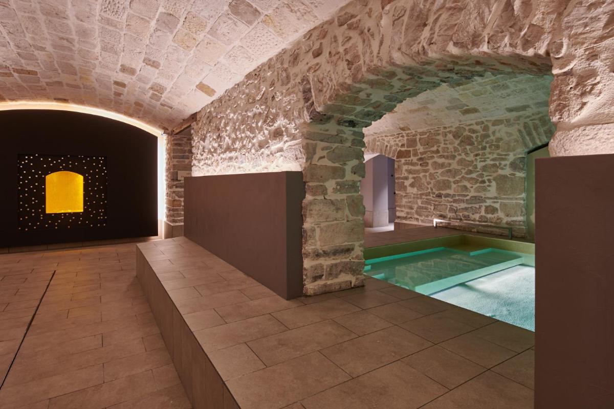 Piscine de l'établissement Hotel & Spa Vacances Bleues Le Splendid ou située à proximité