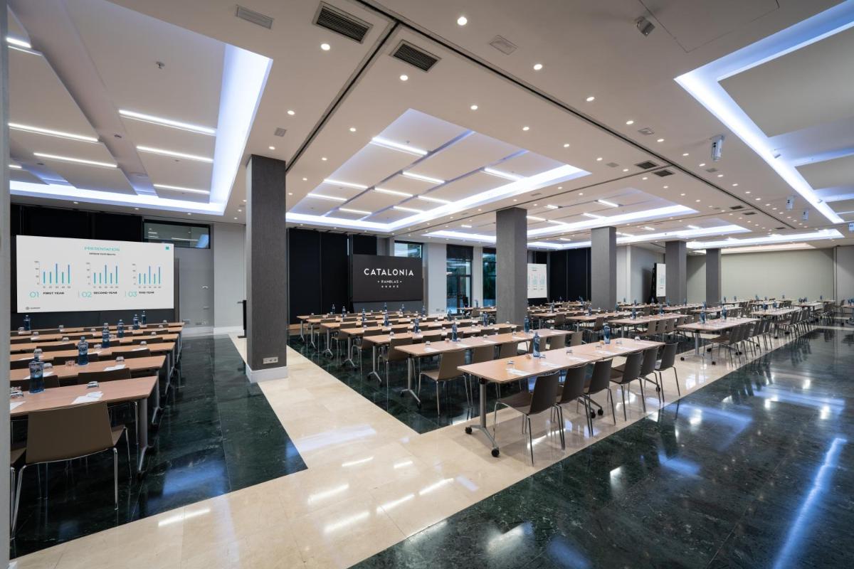 Zona business o sala de conferencias en Catalonia Ramblas 4* Sup