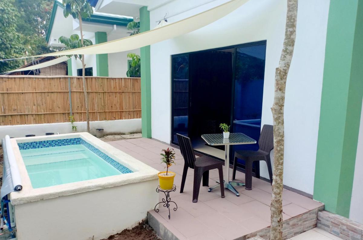 Suitetrails - Chez Melanie Valencia Dumaguete GetAway