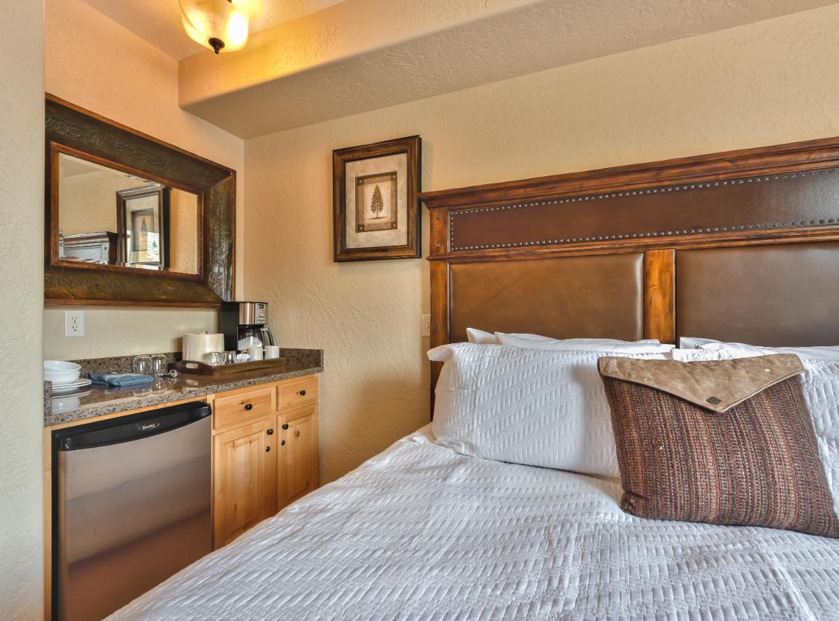 Silverado King Hotel Room by Canyons Village Rentals - Housity