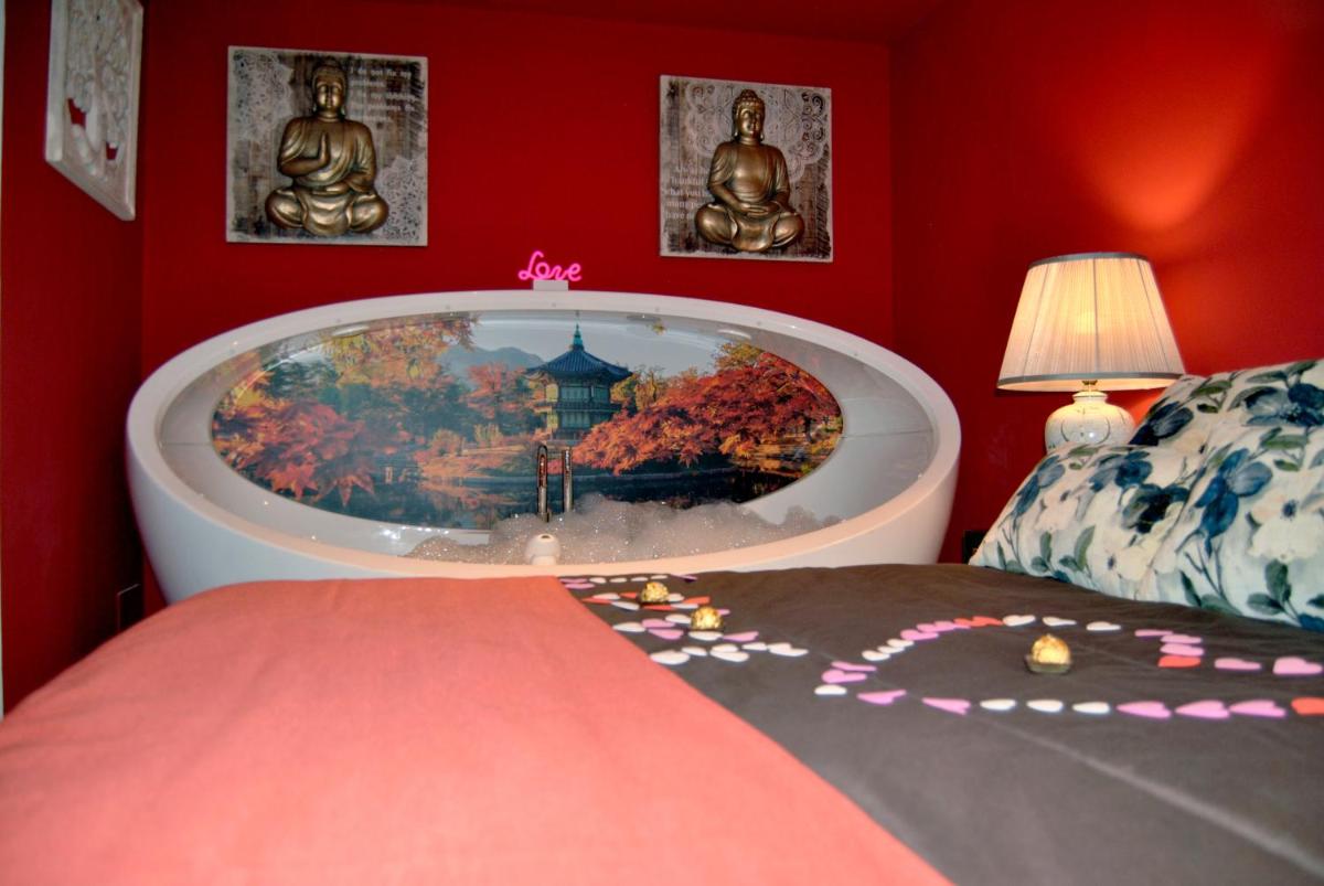 Apartamentos DELUXE Con Jacuzzi o Chimenea LOVE FOR TWO - Housity