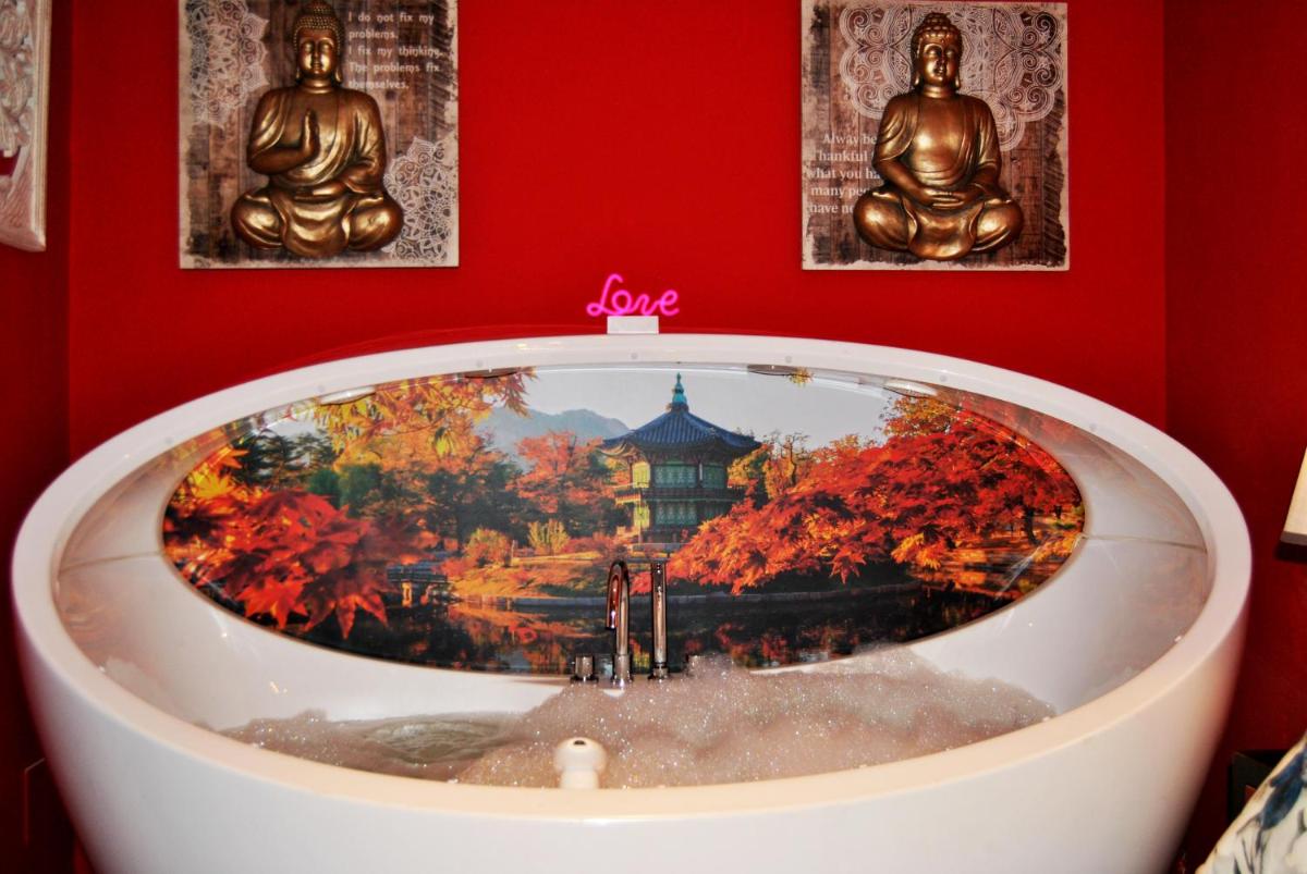 Apartamentos DELUXE Con Jacuzzi o Chimenea LOVE FOR TWO - Housity