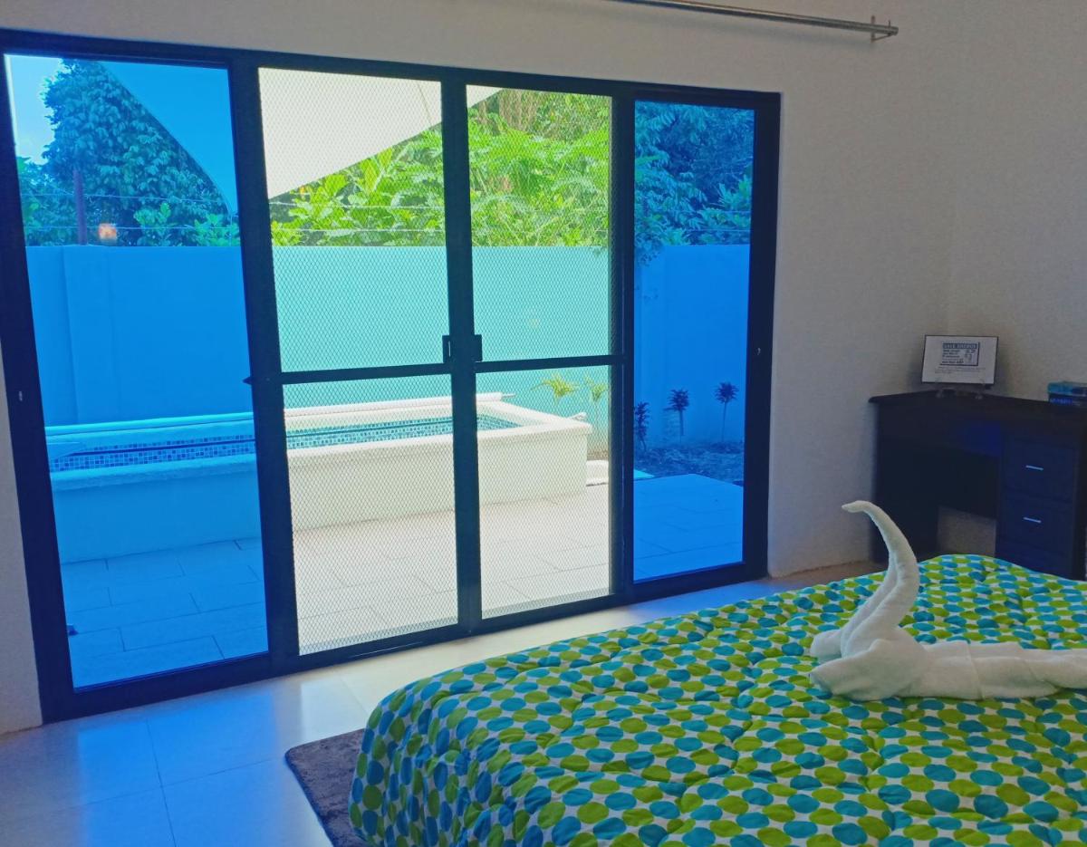 Suitetrails - Chez Melanie Valencia Dumaguete GetAway