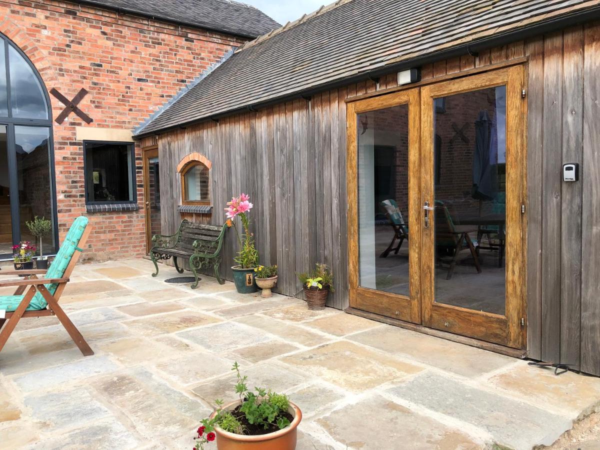 Lady lane stables - Housity
