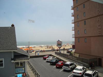 Beach Walk Hotel - Housity
