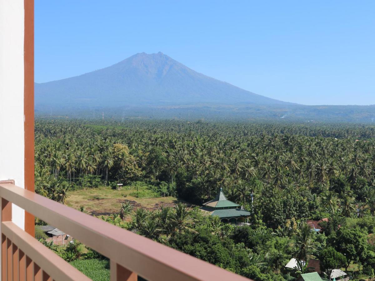 ILLIRA Hotel Banyuwangi - Housity