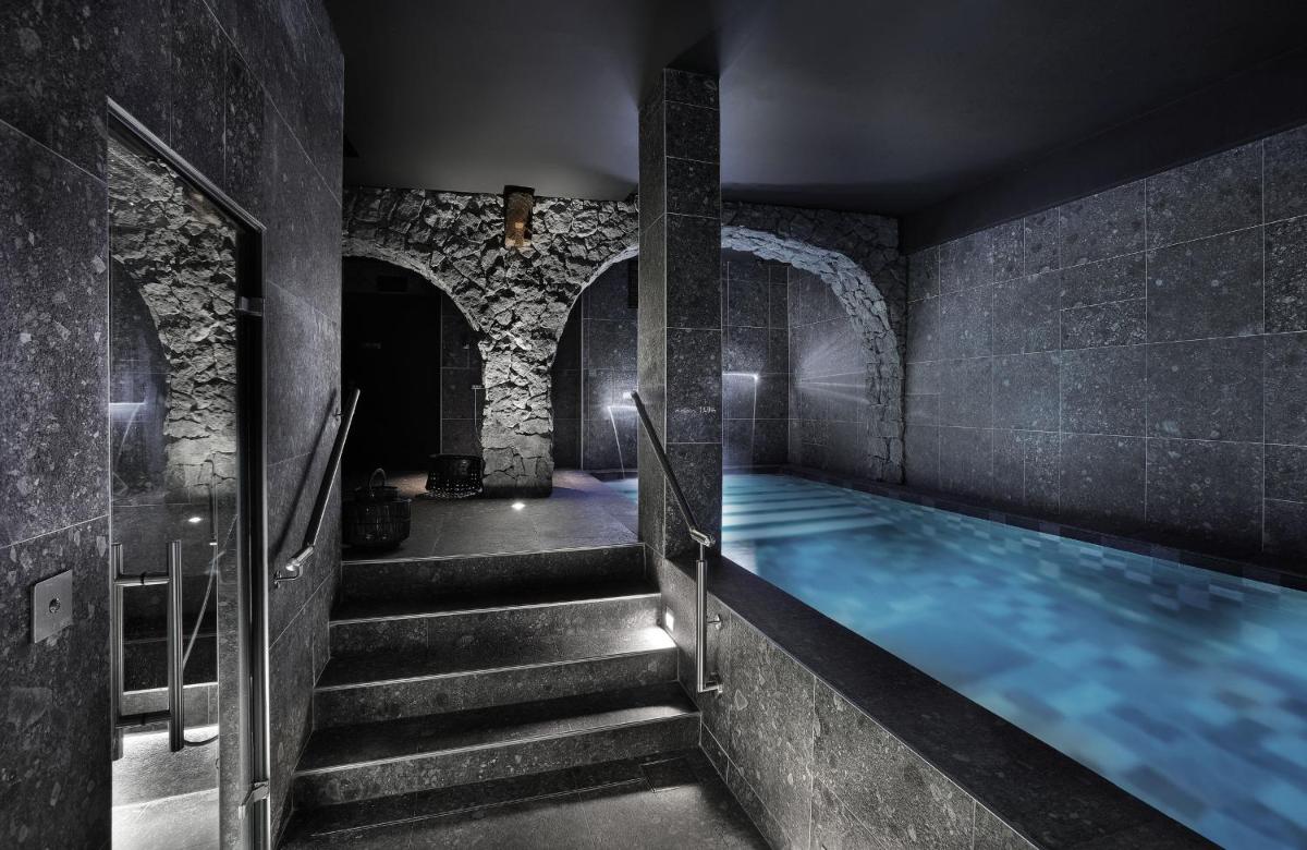 Piscine de l'établissement Petit Hôtel Confidentiel ou située à proximité