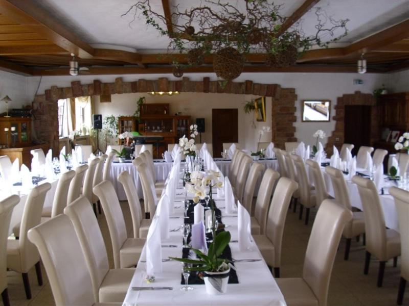 Quartier-Restaurant Zum Hannes - Housity