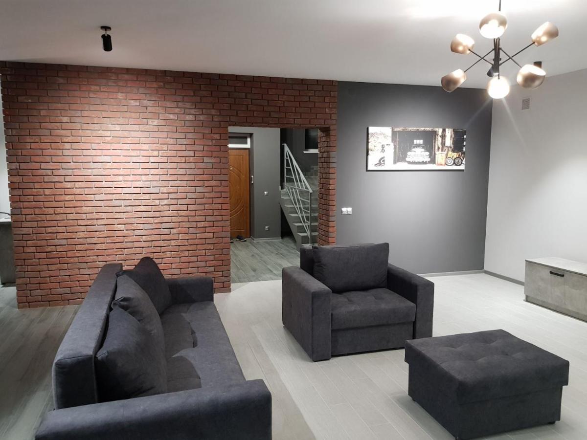 Uzhorod 3 room lovely house - Housity