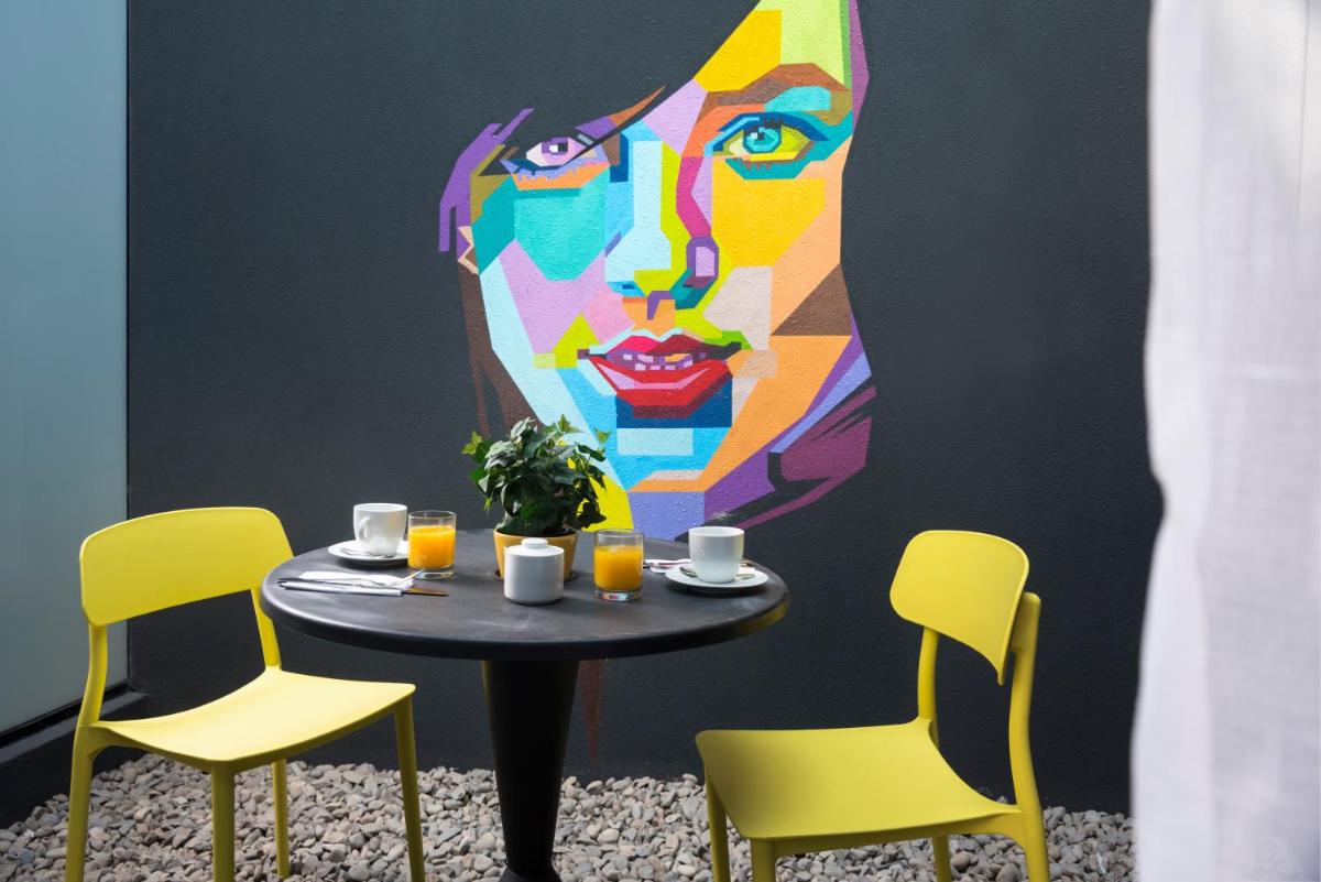 The PopCity Hotel - Housity