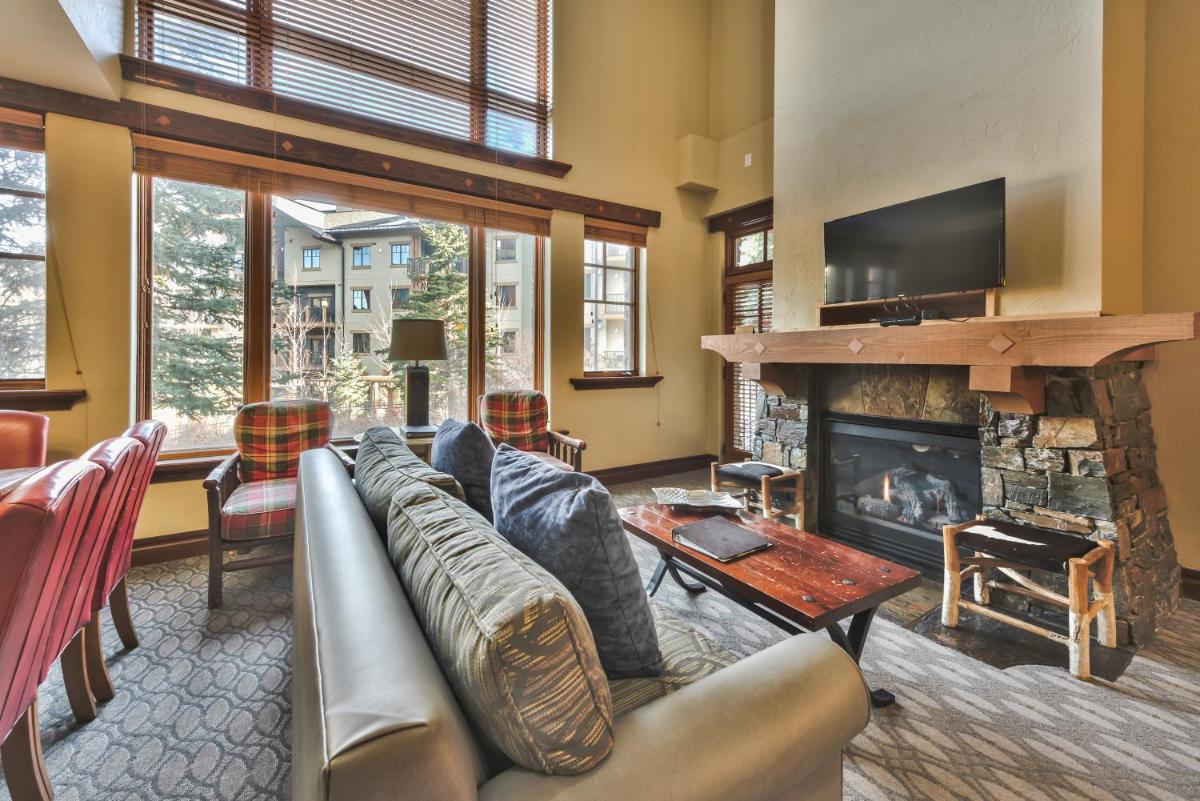 Suitetrails - Miners Club 4 Bedroom Loft by Canyons Village Rentals MC12A